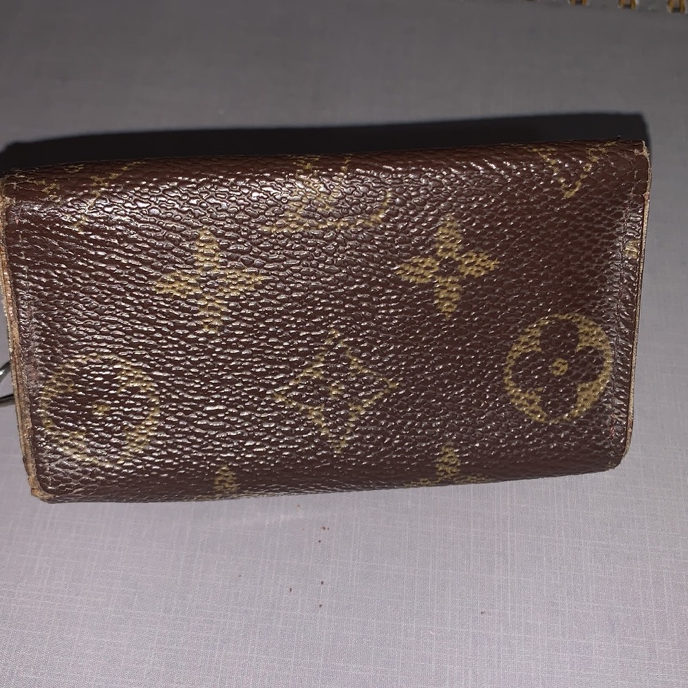 🤎 🤎 🤎 Louis Vuitton Monogram signature design LV Logo 4 key holder M/F - Picture 7 of 11